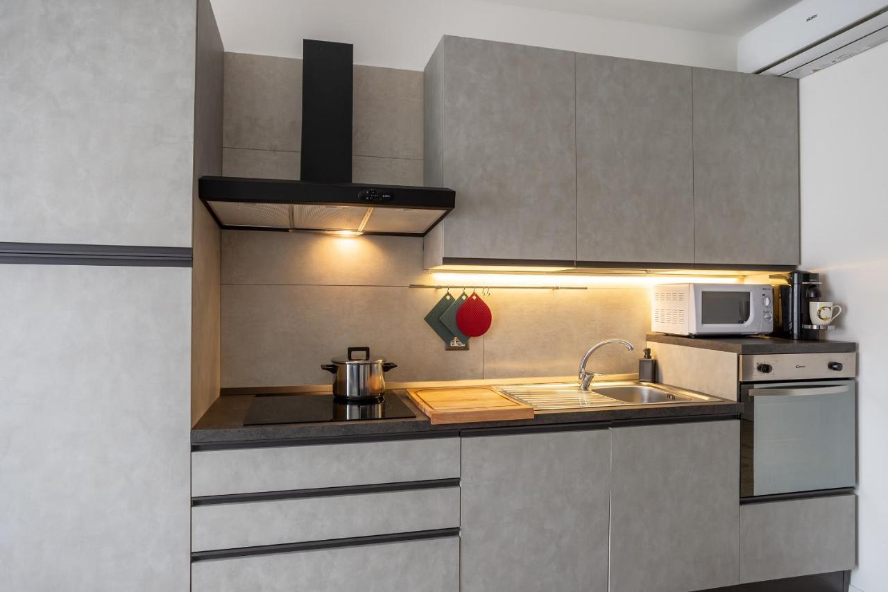 Milano City Apartments - Parking And Comfort - Spacious Apt Up To 8 Pax Exteriér fotografie